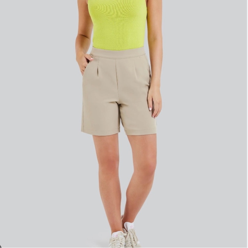 Fig Alviso Bermuda shorts Stone Beige Color Quick Dry Pleated Pull On Sz large